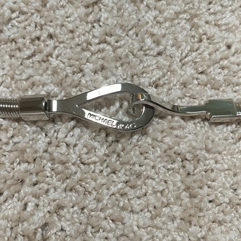 MICHAEL KORS STRETCH SILVER BELT